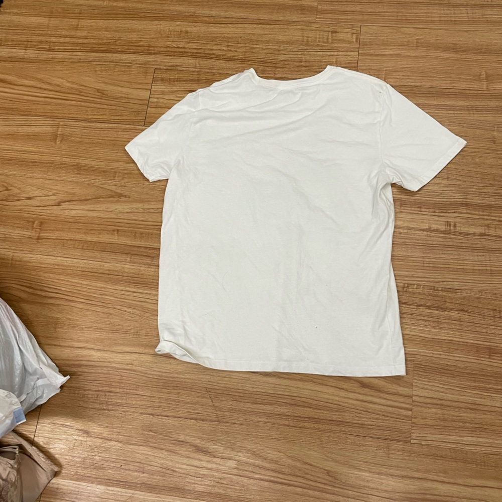 Women’s white Hawaii shirt